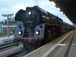 01 1533 mit einem Sonderzug,am 21.September 2010,in Rostock.