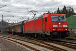 
Die 185 212-8 (91 80 6185 212-8 D-DB) der DB Cargo AG fährt am 11.01.2020 mit einem gem. Güterzug durch Betzdorf/Sieg in Richtung Köln.