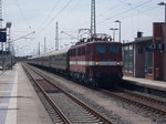 potsdam-eisenbahngesellschaft-potsdam-mbh/509499/mit-einer-klassischen-dr-wagengarnitur-kam Mit einer klassischen DR Wagengarnitur kam die EGP 211 030,am 23.Juli 2016,aus Saalfeld nach Bergen/Rügen.