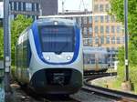 2400-2600-slt/544759/slt-6-sprinter-light-train-tw-2659 SLT-6 (Sprinter Light Train) TW 2659 Bahnbergang Morsweg, Leiden 12-05-2016.