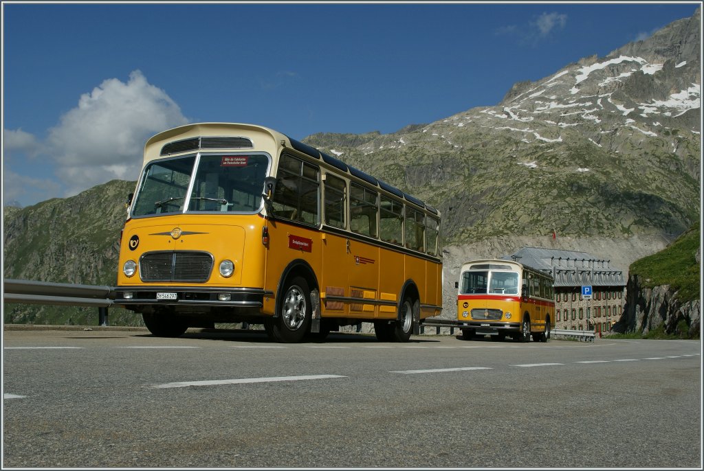 Hier gleich beide Postauto- Oldies .
Furka, den 5. Aug. 2013