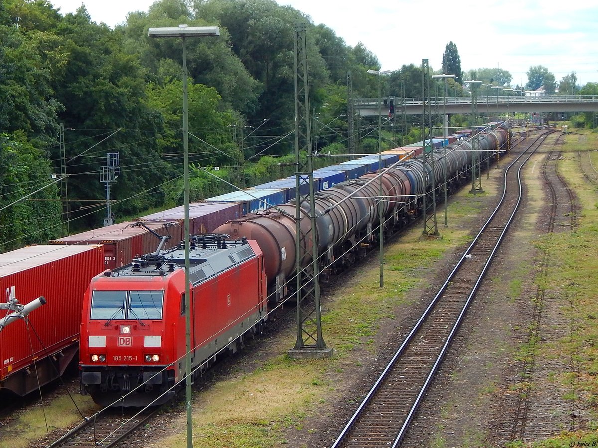 185 215-1 in Karlsruhe.