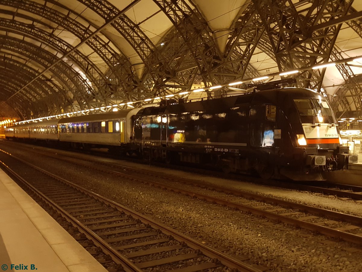 ES 64 U2-024 von MRCE in Dresden.