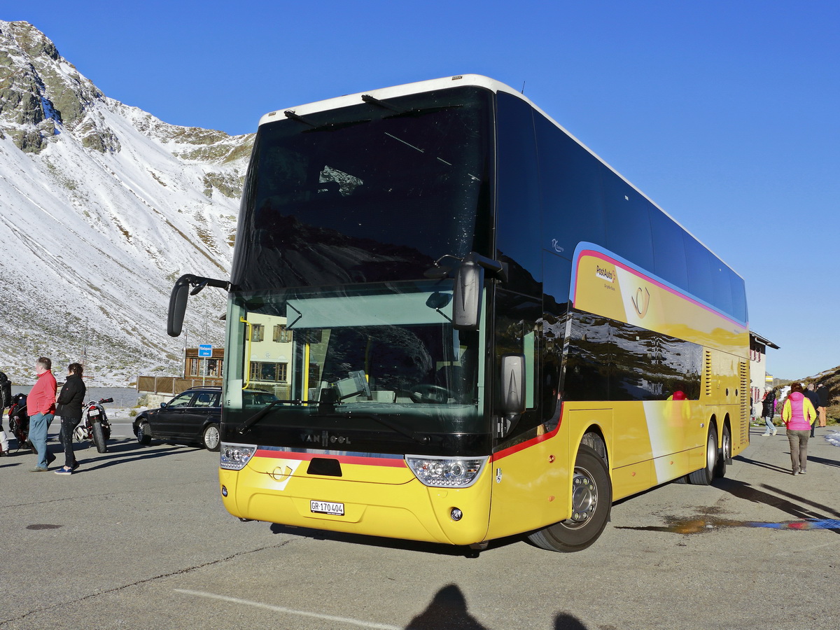 Frontpartie des Schweizer Postbus der Marke VanHool Nr. 11009 auf dem Fl�elapss am 12. Oktober 2019.