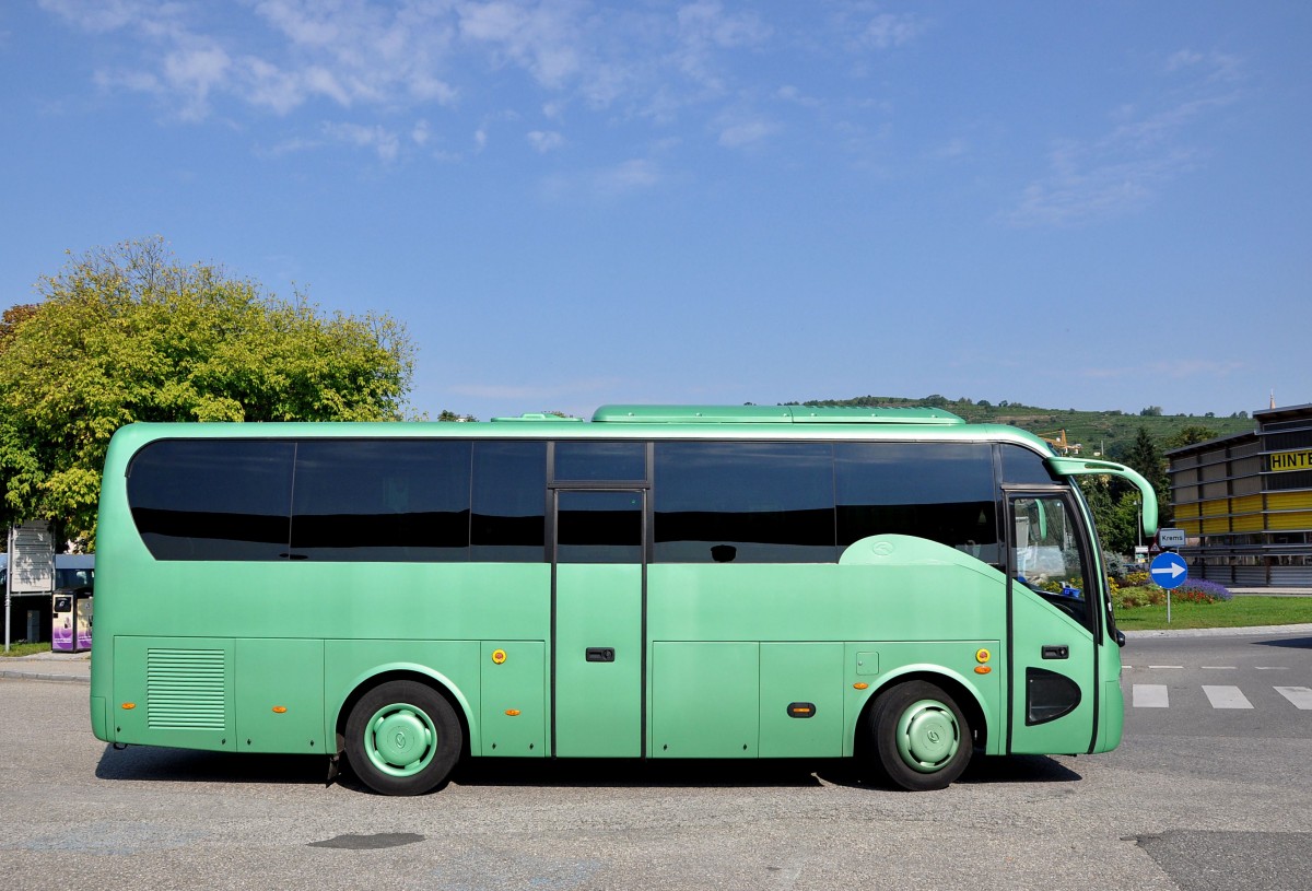 KING LONG XMQ6900 aus �sterreich im August 2013 in Krems gesehen.