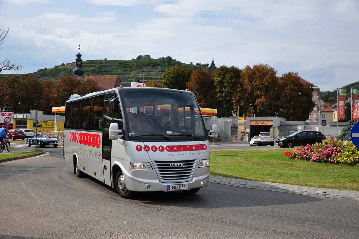 Midi Bus IVECO Daily 3.0 von Baumgartner Reisen aus �sterreich in Krems gesehen.