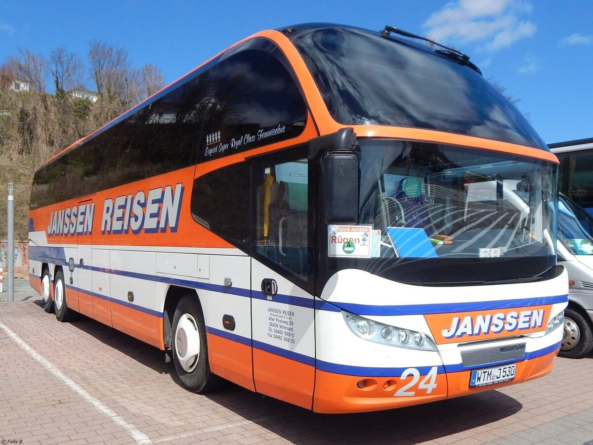 Neoplan Cityliner von Janssen Reisen aus Deutschland im Stadthafen Sassnitz.