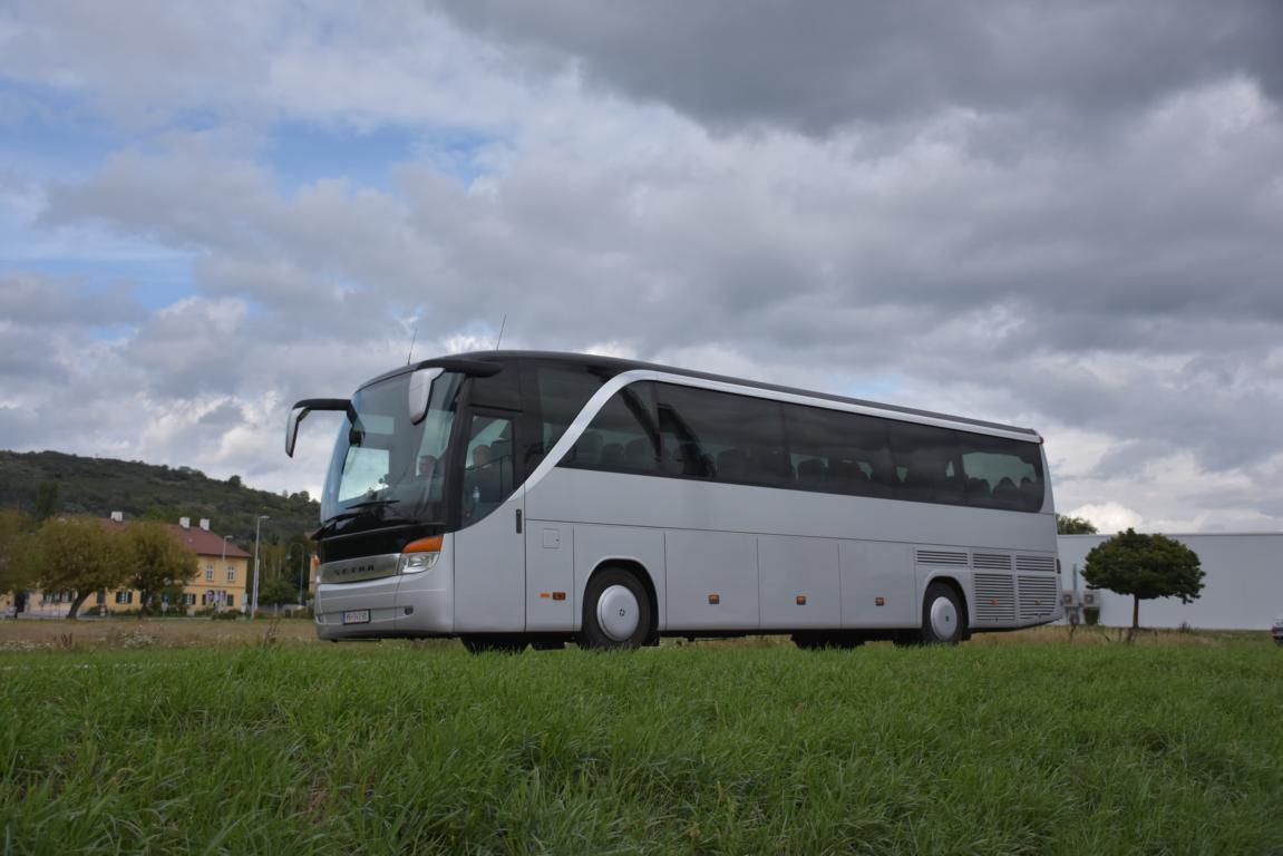 Setra 400er-Serie aus �sterreich 09/2017 in Krems.