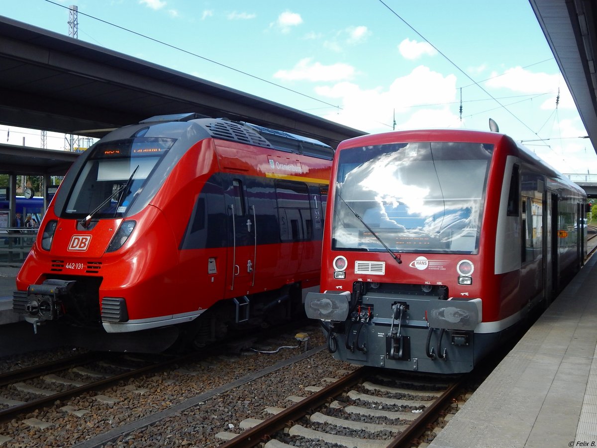 Talent2 (442 131) und ein Triebwagen der Hanseatischen Eisenbahn und der BR 650 in Eberswalde.