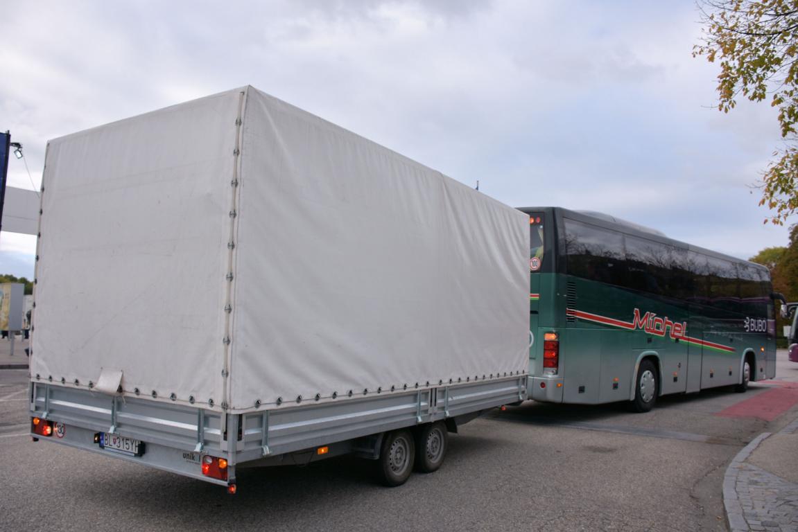 Volvo 9900 mit Anh�nger von Michel Reisen aus der SK 10/2017 in Krems.