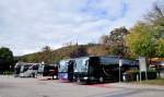 15.9.2012, Busparkplatz in Krems f�llt sich wieder langsam.Erster Bus ein MERCEDES BENZ TRAVEGO aus Ungarn.