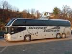 Neoplan Cityliner von Bischoff Touristik aus Deutschland im Stadthafen Sassnitz.