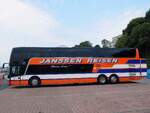 Van Hool TX27 von Janssen Reisen aus Deutschland im Stadthafen Sassnitz.