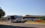 23.7.2013,2mal Volvo 9700 von BRUNNER Reisen / �sterreich in einem Kreisverkehr in Krems an der Donau.