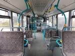 Der Fahrgastraum eines Mercedes Citaro III der Neubrandenburger Verkehrsbetriebe in Neubrandenburg.