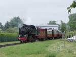 br-99/919719/99-2322-8-der-mecklenburgischen-baederbahn-molli 99 2322-8 der Mecklenburgischen B�derbahn 'Molli' in K�hlungsborn.