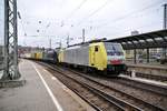 189 926 ES 64 F 4 028 ISFR Dispolok und 182 598-3 mit Containerzug in Ulm am 27.10.2011.