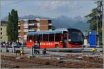 Um den Reisenden des Bernina-Express eine Sinnvolle weiterreise zu erm�glichen verkehrt einmal am Tag ein Bus von Tirano nach Lugano, hier bei der Ankuft in Lugano am   5.